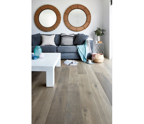 Lounge Storm